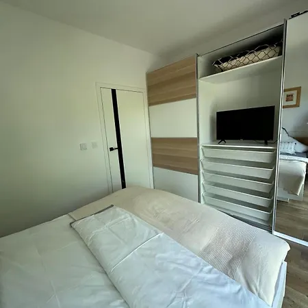 Szkolna 2 With 54 M2