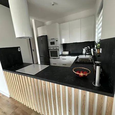 Szkolna 2 With 54 M2 *