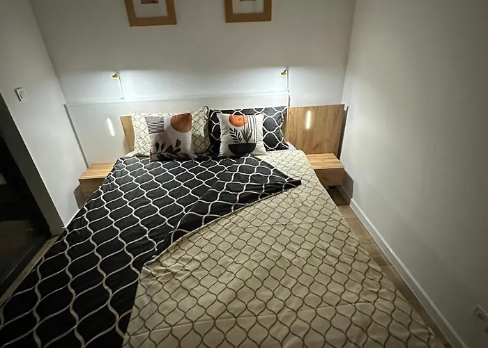 Szkolna 2 With 54 M2 Apartmán