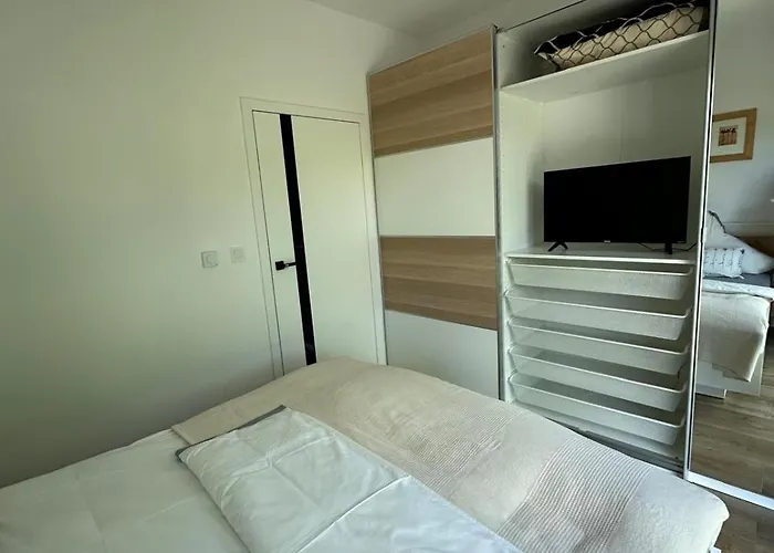 Szkolna 2 With 54 M2