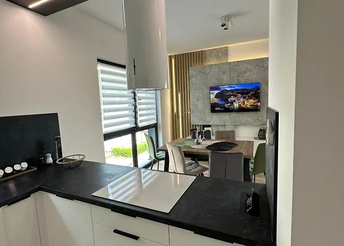 Szkolna 2 With 54 M2 *