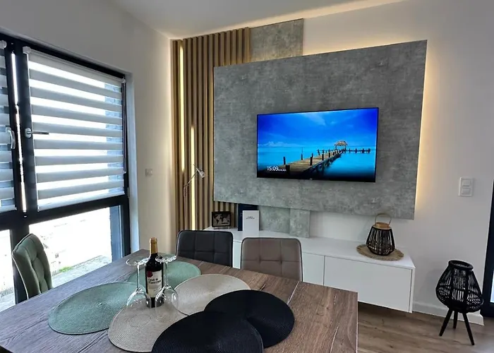 Szkolna 2 With 54 M2 Apartmán *